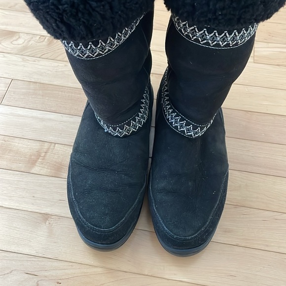 UGG Australia Black Sundance Tasman Shearling Winter Boots - Picture 5 of 8